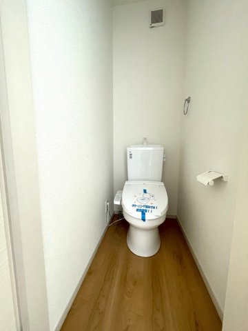 「観月橋」駅徒歩１０分◆家事動線良好な４ＬＤＫ◆全室２面採光で陽当り通風良好◆伏見区向島庚申町３期のトイレ|トイレ