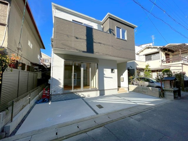「観月橋」駅徒歩１０分◆家事動線良好な４ＬＤＫ◆全室２面採光で陽当り通風良好◆伏見区向島庚申町３期の外観|外観