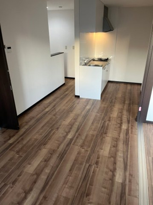 【内装】 | TJ粉河B | 明るい室内です