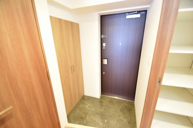 VITA荒本の玄関