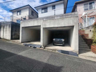 【駐車場】 | 安芸郡熊野町城之堀九丁目　戸建 | 堀込車庫2台