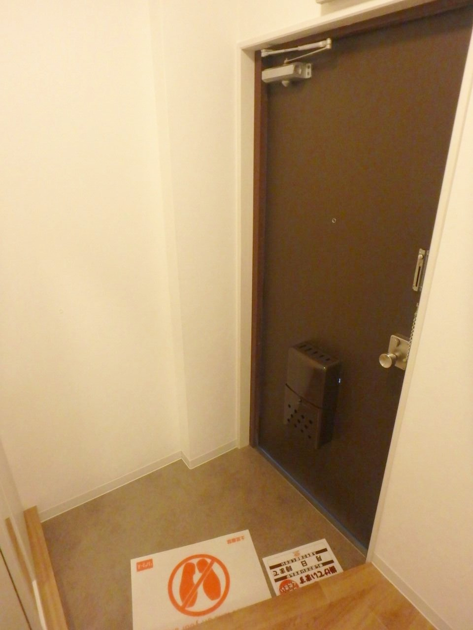 リノ・パラッツォの玄関