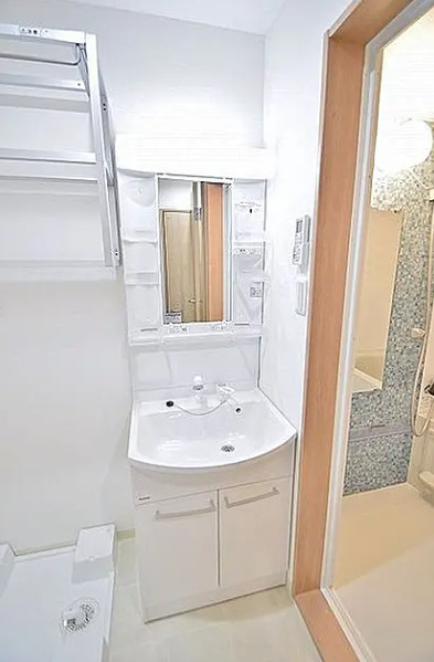 大阪市住之江区南加賀屋　収益マンション　パークス住之江Ⅰの独立洗面台