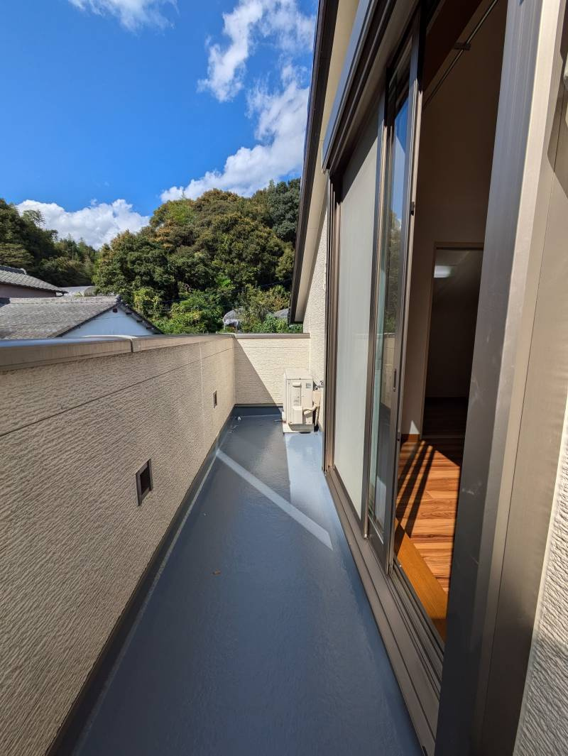 高知市福井町　　中古一戸建てのバルコニー|広々としたバルコニーです
