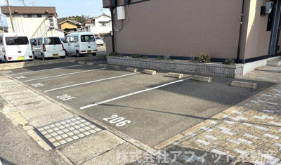 【駐車場】 | Ⅰ・Ｓ・Ｋスクエア