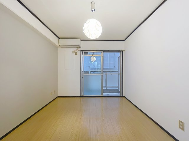 マルビシマンション西天満の居間・リビング
