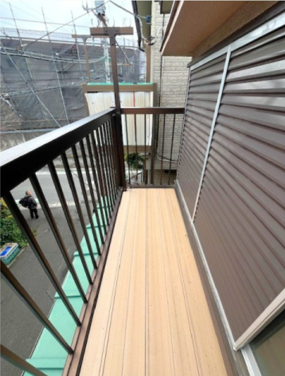 渡戸２丁目貸家のバルコニー