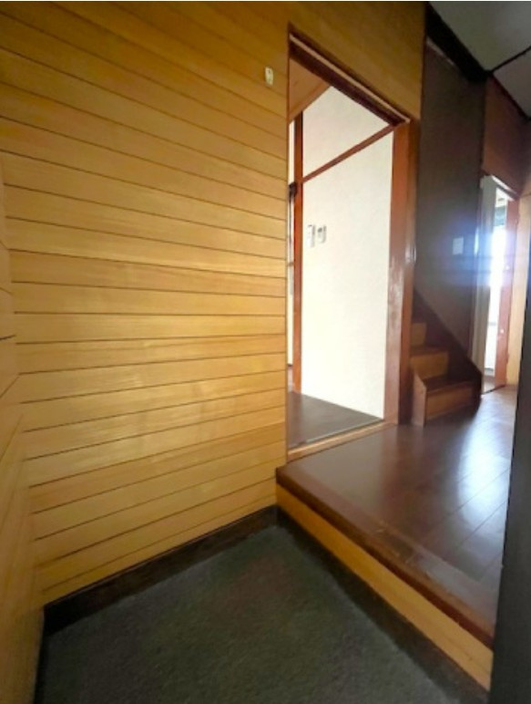 渡戸２丁目貸家の玄関