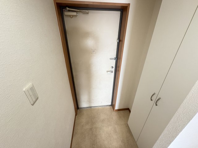 フォレストインサイドVの玄関