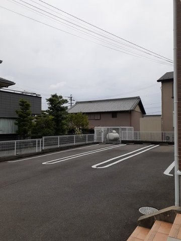 カ－サプラシ－ド　　刈谷市近郊の賃貸はクラスホーム刈谷店の駐車場|駐車場に車を止められます
