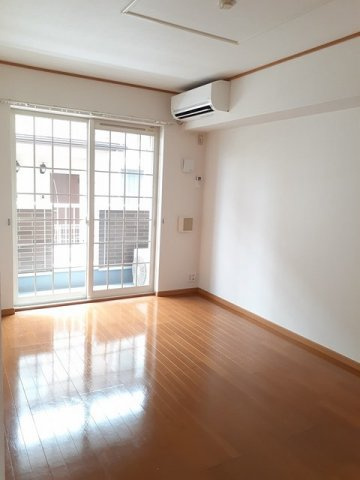 カ－サプラシ－ド　　刈谷市近郊の賃貸はクラスホーム刈谷店の居間・リビング|こちらの居間で趣味の時間をお楽しみください