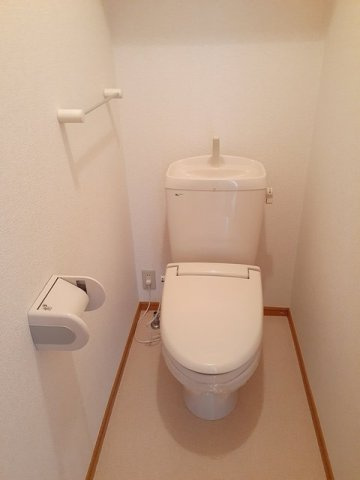 カ－サプラシ－ド　　刈谷市近郊の賃貸はクラスホーム刈谷店のトイレ|シンプルで使いやすいトイレです