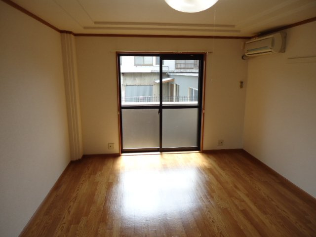 エスフィールドアサマ　　刈谷市近郊の賃貸はクラスホーム刈谷店の内装|洋室（102）（イメージ）