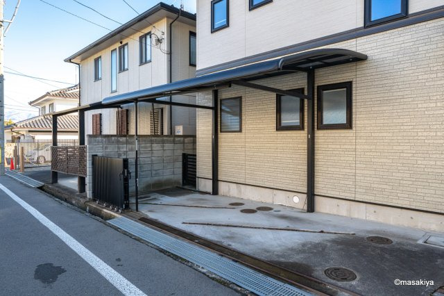 三輪三丁目戸建の駐車場