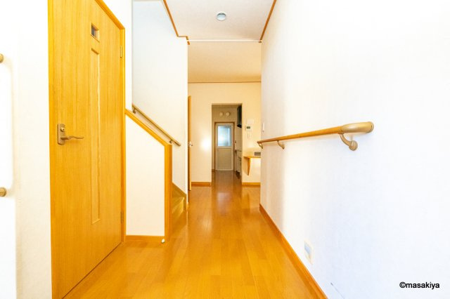 三輪三丁目戸建の玄関