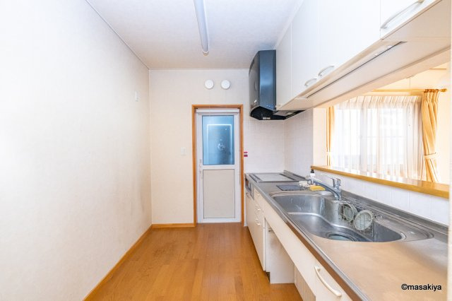 三輪三丁目戸建のキッチン