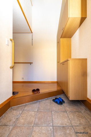 三輪三丁目戸建の玄関