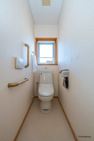 三輪三丁目戸建のトイレ