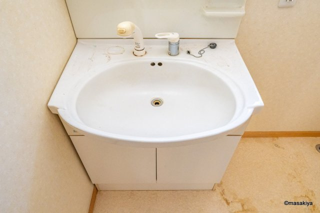 三輪三丁目戸建の洗面所