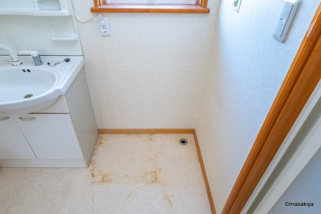 三輪三丁目戸建の洗面所