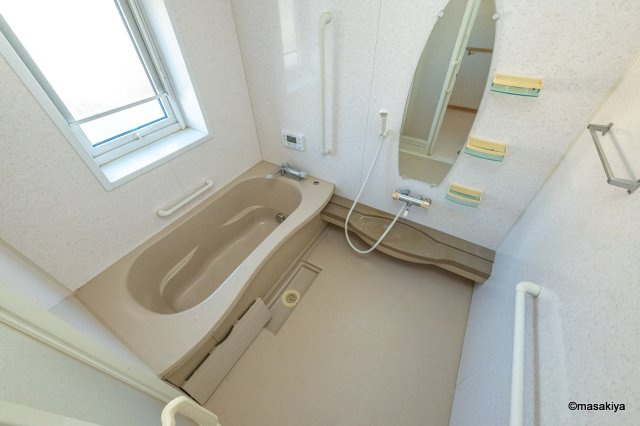 三輪三丁目戸建の浴室