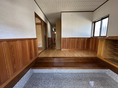 【玄関】 | 都原町 1,600万円