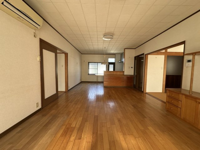 【居間・リビング】 | 都原町 1,600万円