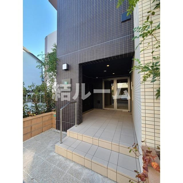 豊島区要町３丁目の賃貸マンションのエントランス