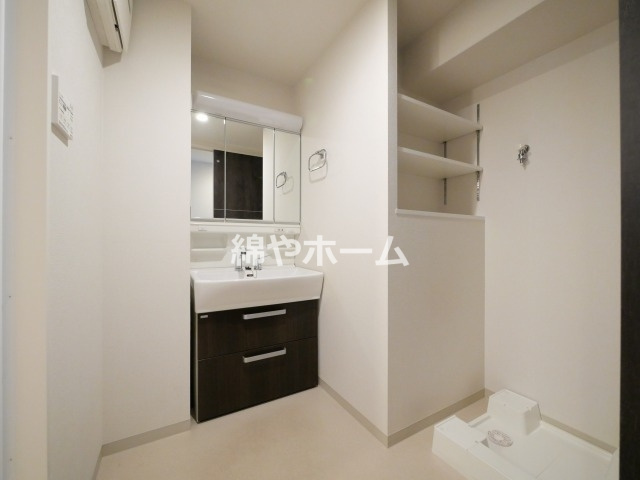 サン シエロ東今里の洗面所|ゆったりとスペースのある洗面所