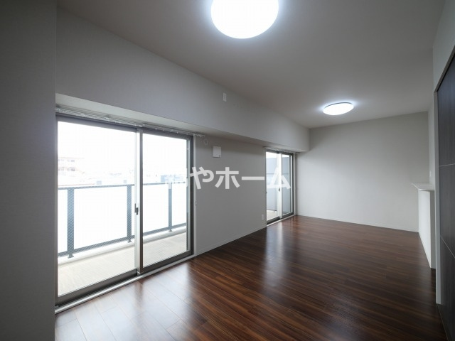 サン シエロ東今里の居間・リビング|ゆったりとした居間です