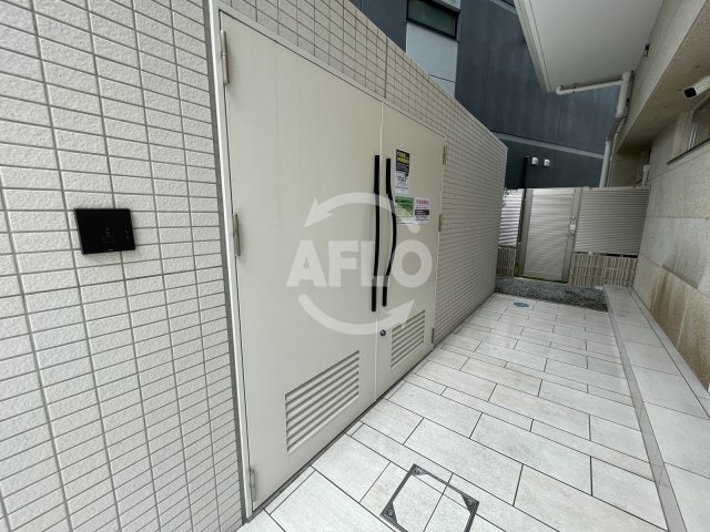 ベネチア天満橋のエントランス|ベネチア天満橋　敷地内ゴミ置き場