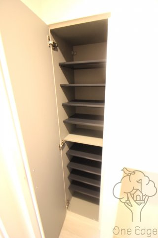 スプランディッド十三本町の玄関