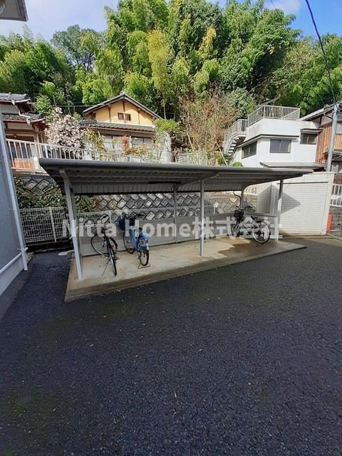 オベルジュ　舞のその他共用部分|屋根付きの駐輪場は無料です(^^♪