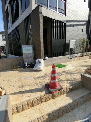 【エントランス】 | エタン・ロッシ