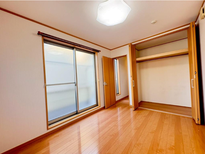 東大阪市若江東町１丁目　中古戸建の洋室