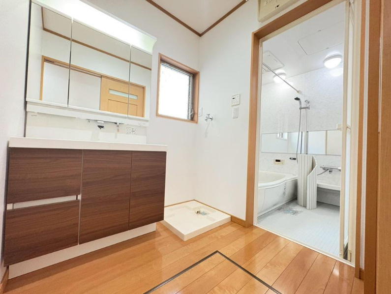 東大阪市若江東町１丁目　中古戸建の独立洗面台