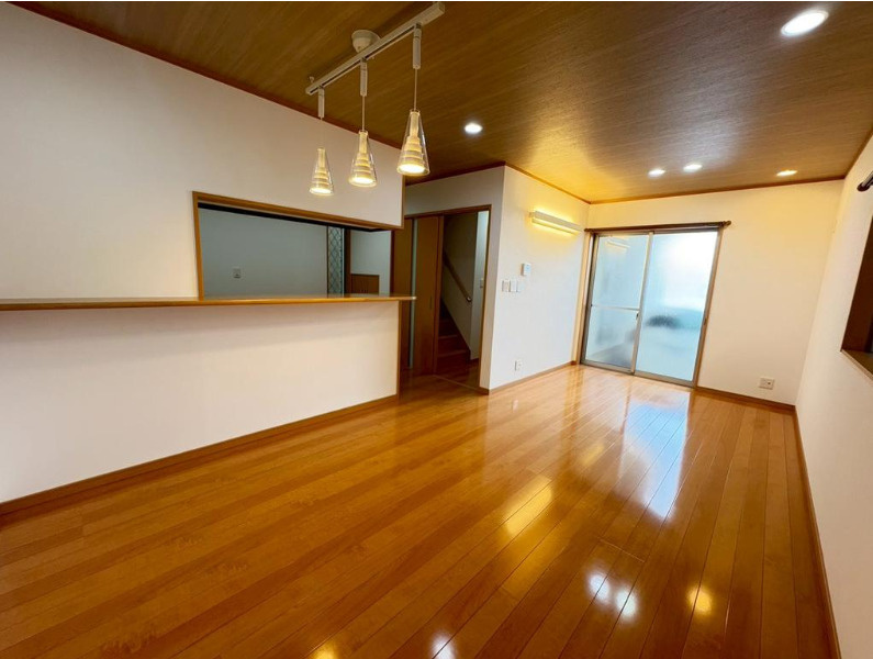 東大阪市若江東町１丁目　中古戸建の居間・リビング