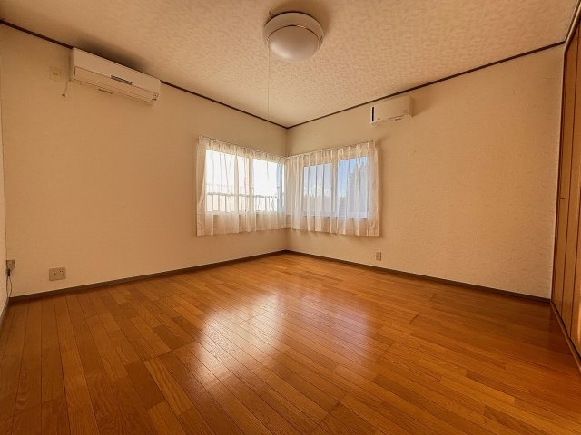 おいらせ町向山南の洋室