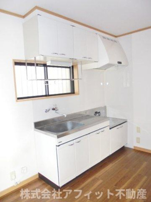 【キッチン】 | さくらハイツ | 吊戸棚付き　※写真はイメージです