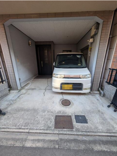 東大阪市新池島町１丁目　中古戸建の駐車場