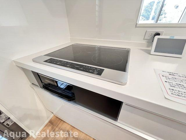 オール電化デザイナーズハウス高松市太田上町建売⑥のキッチン|お洗濯ものを気持ちよく太陽の光で干せるのが嬉しいですね。