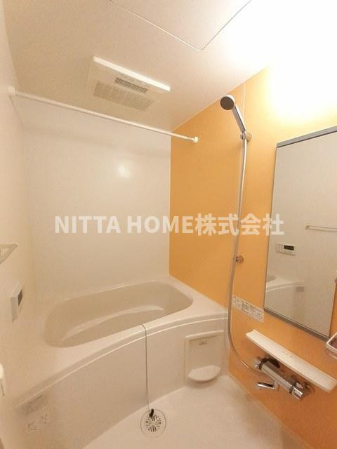 メゾン　フローラルの浴室|清潔感のあるバスルーム◆追炊き＆浴室乾燥も完備◎