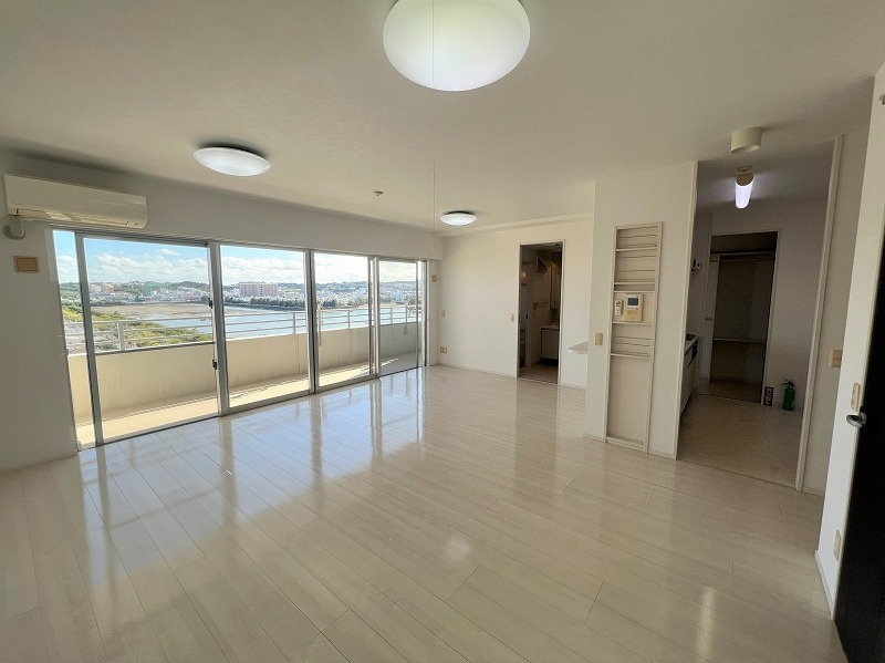 Fステージ豊崎リバーフロントの居間・リビング|Fステージ豊崎リバーフロント｜アイランドリゾート沖縄