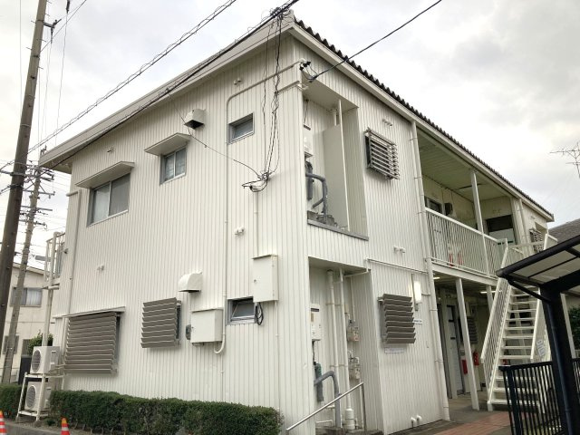 各務原市那加前野町３丁目の一棟アパートの外観