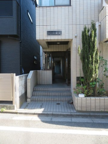 草加市瀬崎３丁目の一棟マンション