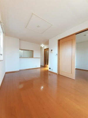 【居間・リビング】 | スウィートガーデンＡ | 居間です