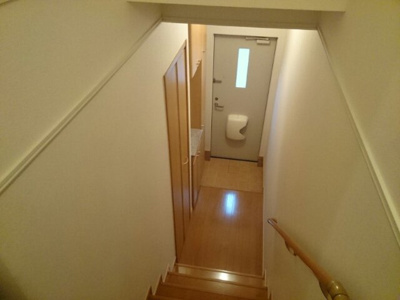 【玄関】 | サンキャッスルＳ・Ⅰ | 収納もある玄関です