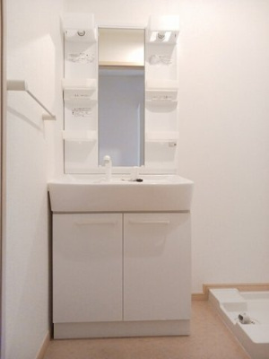 【洗面所】 | オーヴＡ＆Ｍ | 明るい洗面所です