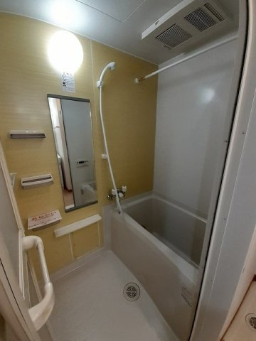 【浴室】 | Ｃｏｎ　Ｂｒｉｏ | きれいなお風呂です