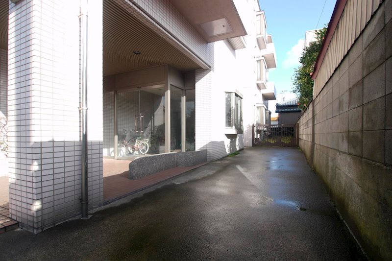 メゾンファミリオのエントランス